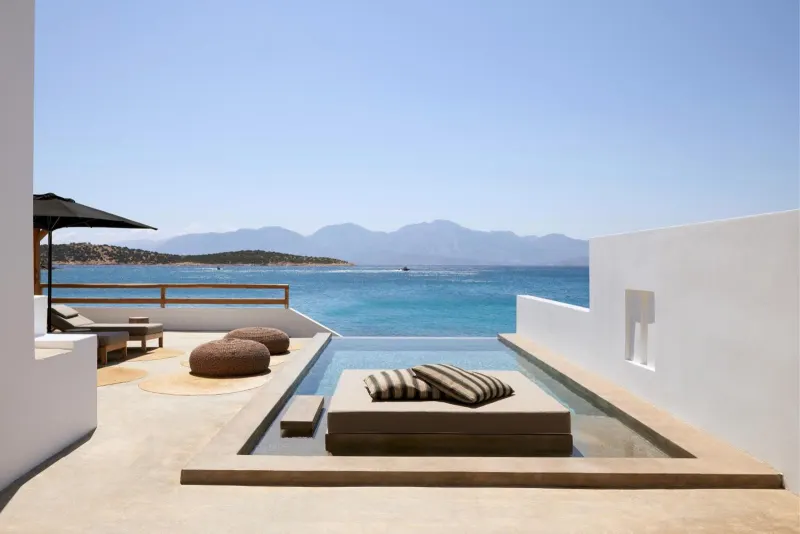Infinity pool terrace facing the ocean