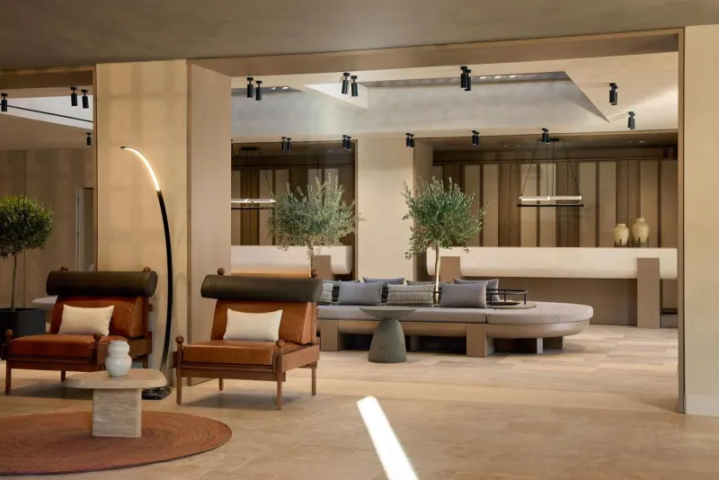 Lobby seating area with leather chairs