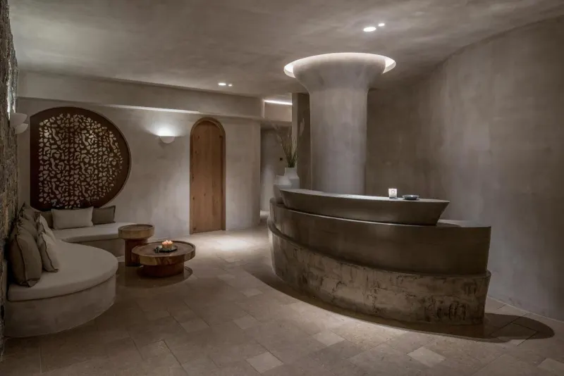 Curved spa reception with ornate lattice decor